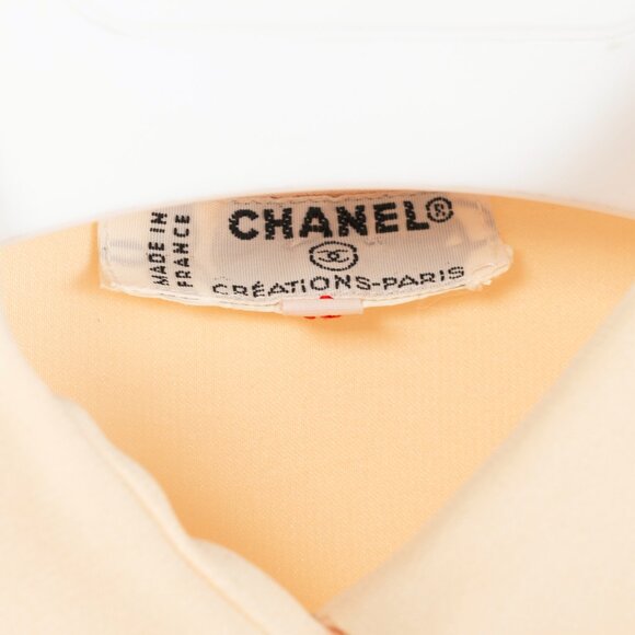 Chanel 70's-Vintage Cream Silk CC-Pocket Buttoned Blouse - Picture 8 of 9